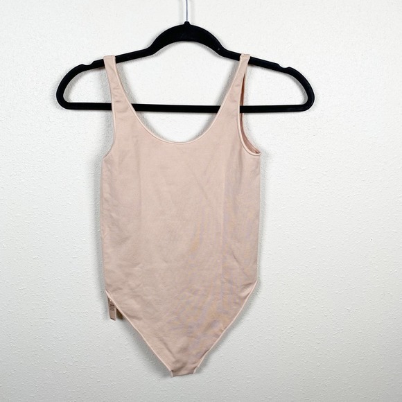 SKIMS Essential Scoop Neck Bodysuit in Sandstone Tan Nude Thin Strap Size XXS/XS - Picture 9 of 9